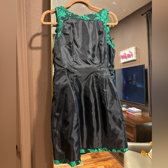 Alexia Admor Black and Green Floral Lace Mini Dress - Picture 9 of 9